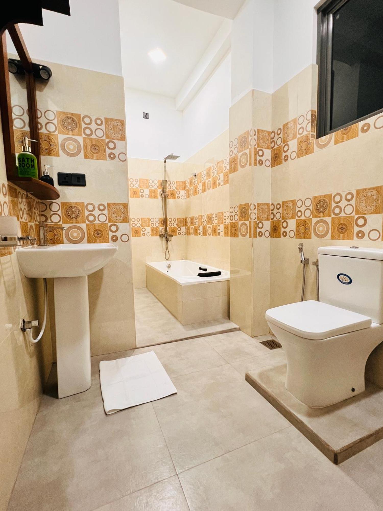 Ocean Front Villa Hikkaduwa Kültér fotó