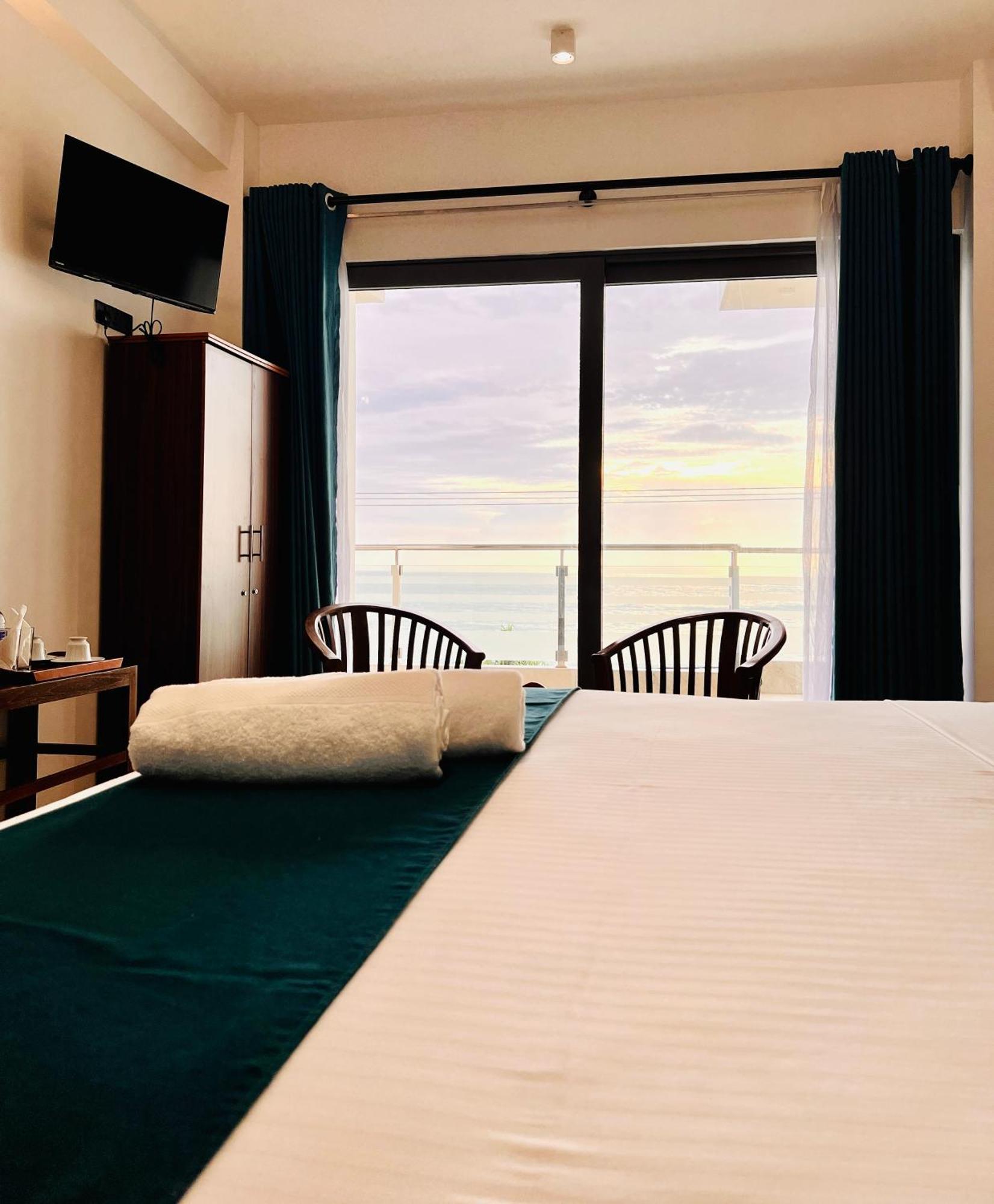 Ocean Front Villa Hikkaduwa Kültér fotó