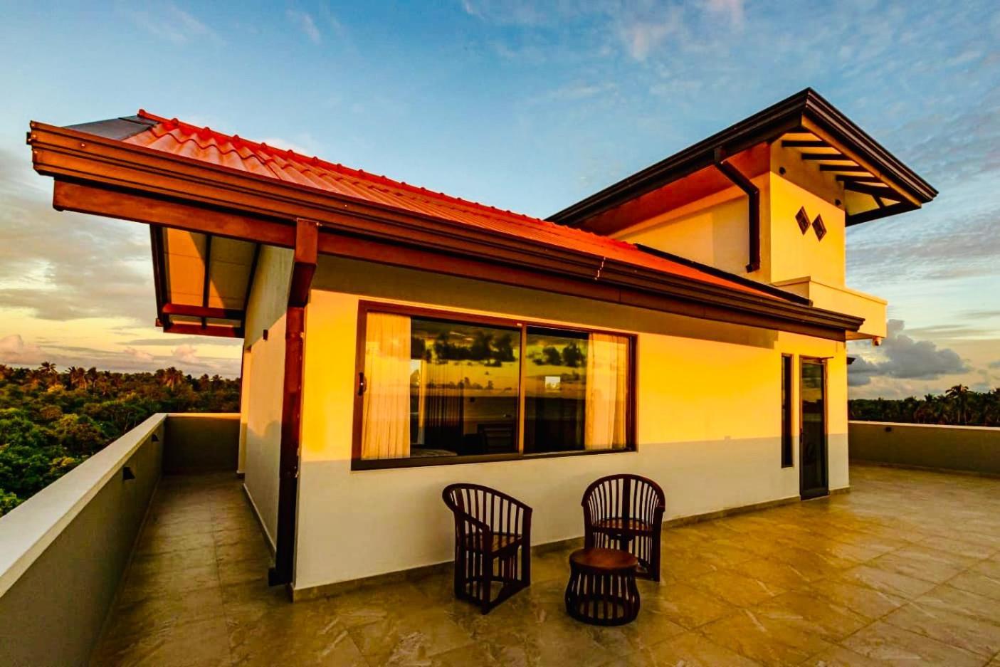 Ocean Front Villa Hikkaduwa Kültér fotó