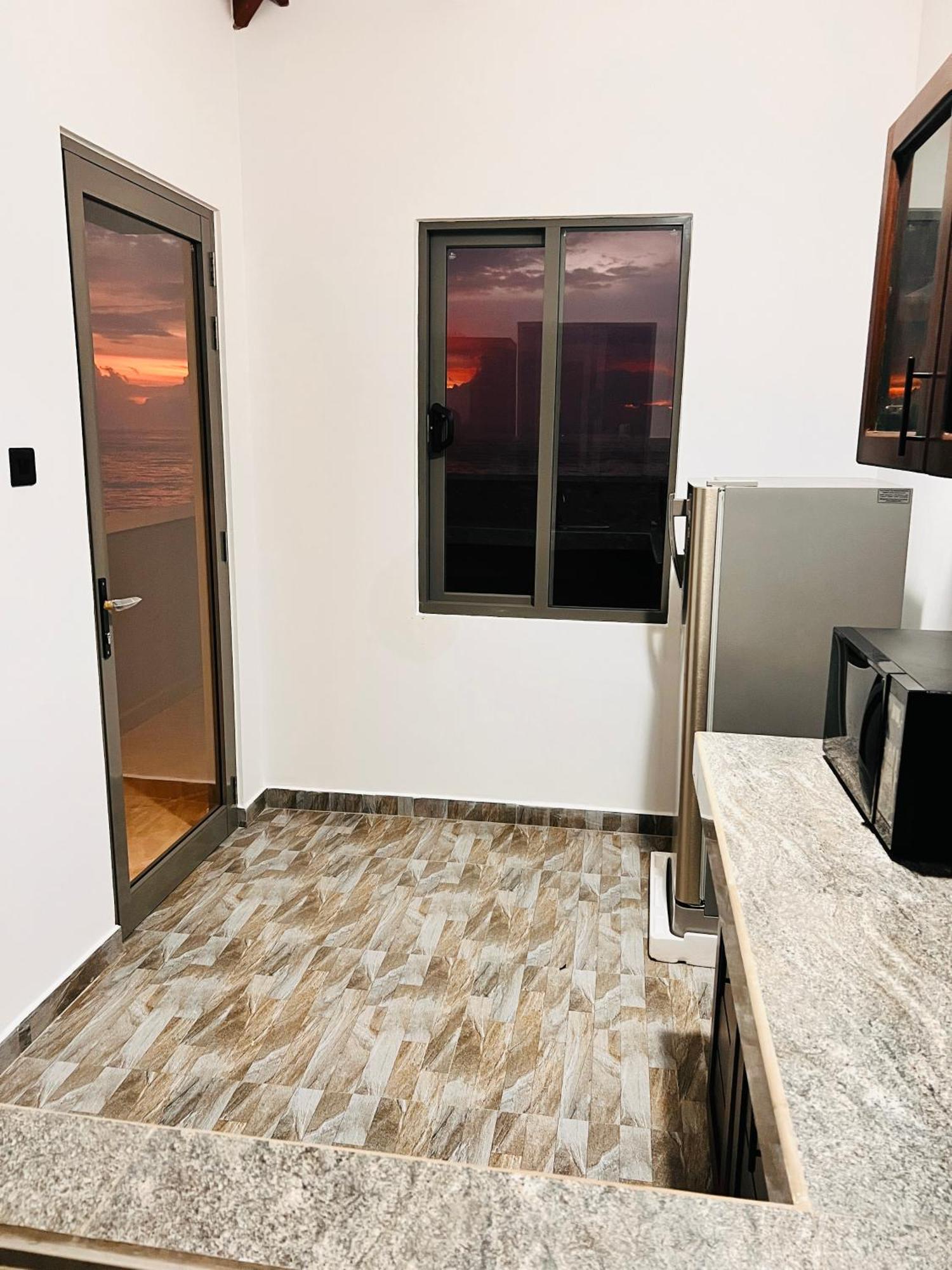 Ocean Front Villa Hikkaduwa Kültér fotó